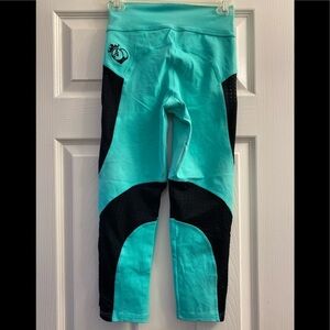 Bootyqueen legging-EUC- medium